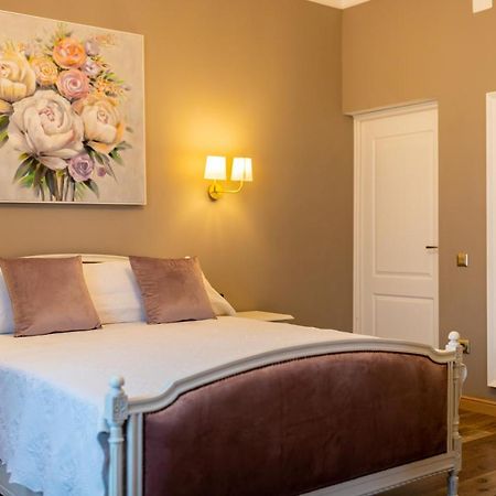 The Corner House Apartment Hunedoara Bagian luar foto