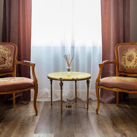 The Corner House Apartment Hunedoara Bagian luar foto