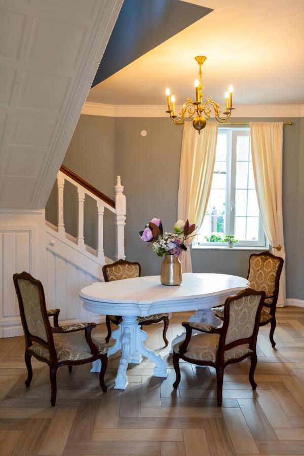 The Corner House Apartment Hunedoara Bagian luar foto