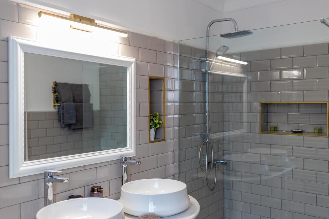 The Corner House Apartment Hunedoara Bagian luar foto