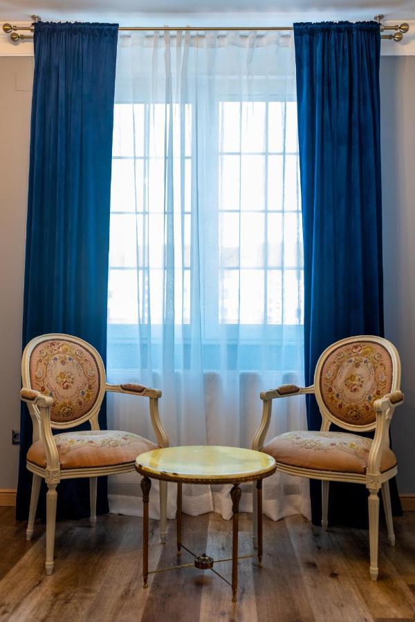 The Corner House Apartment Hunedoara Bagian luar foto
