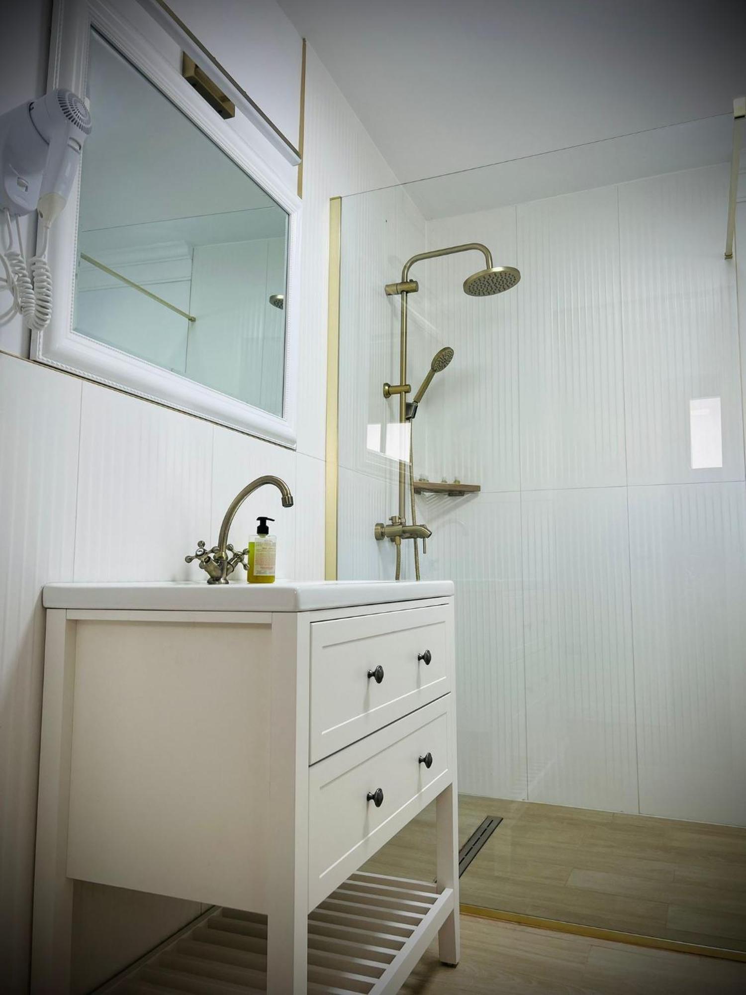 The Corner House Apartment Hunedoara Bagian luar foto