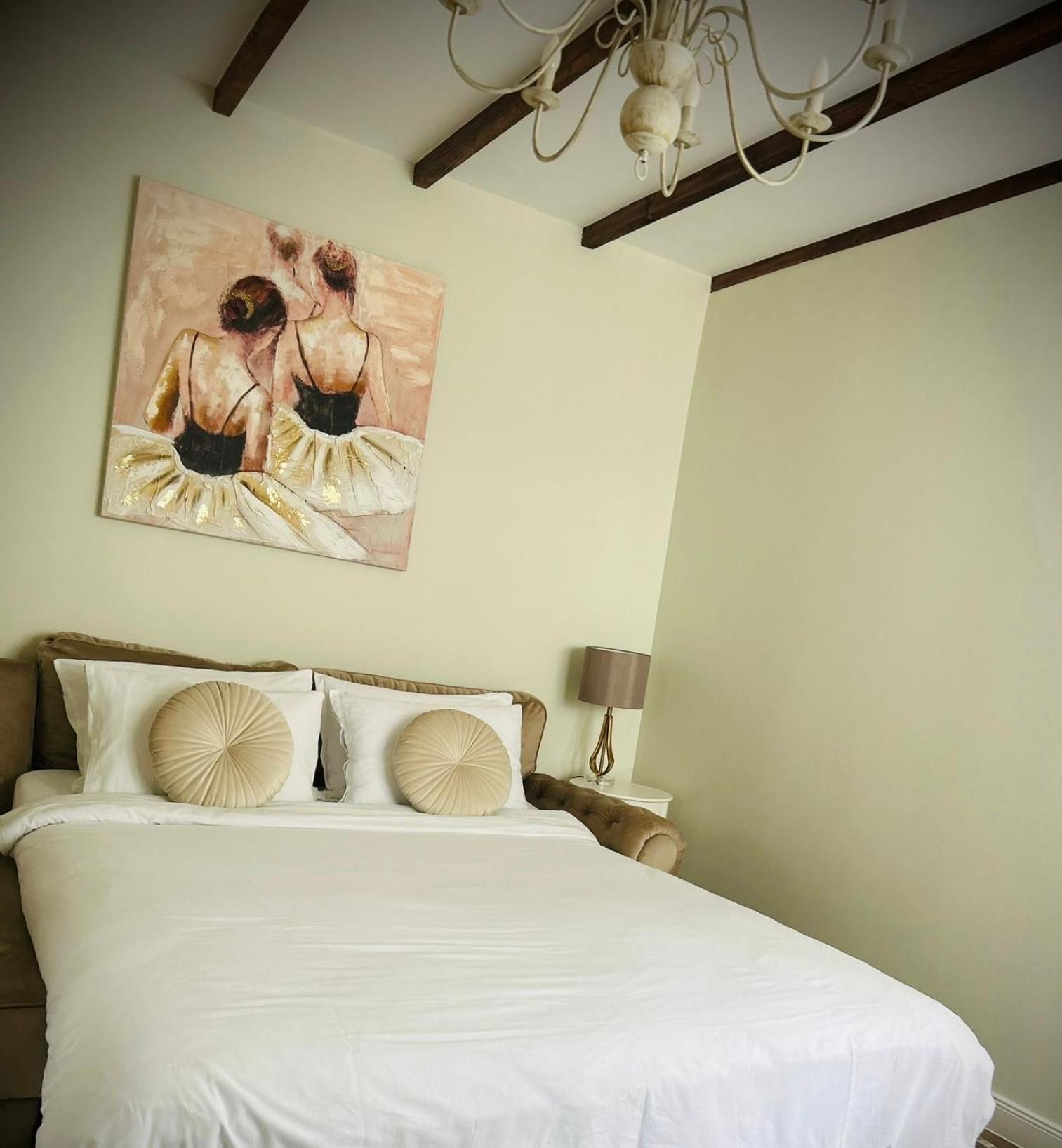 The Corner House Apartment Hunedoara Bagian luar foto